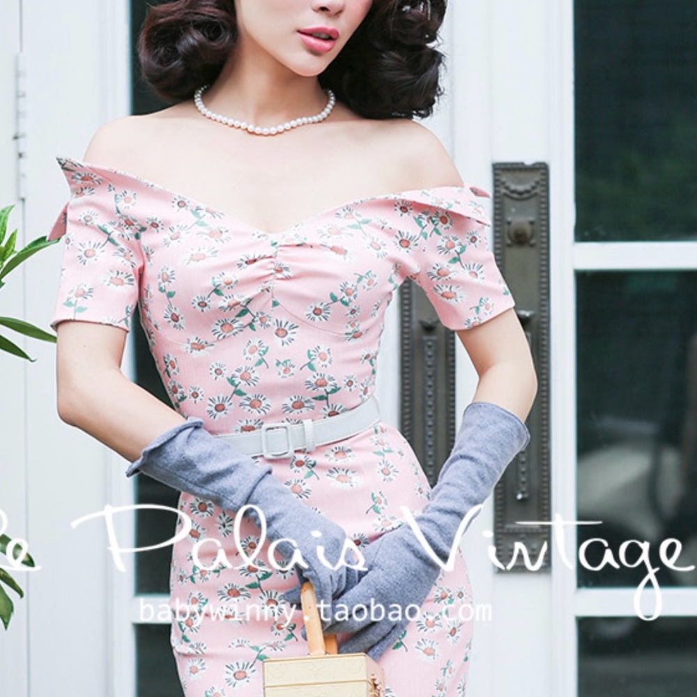 Le Palais Vintage vintage inspired grey long gloves